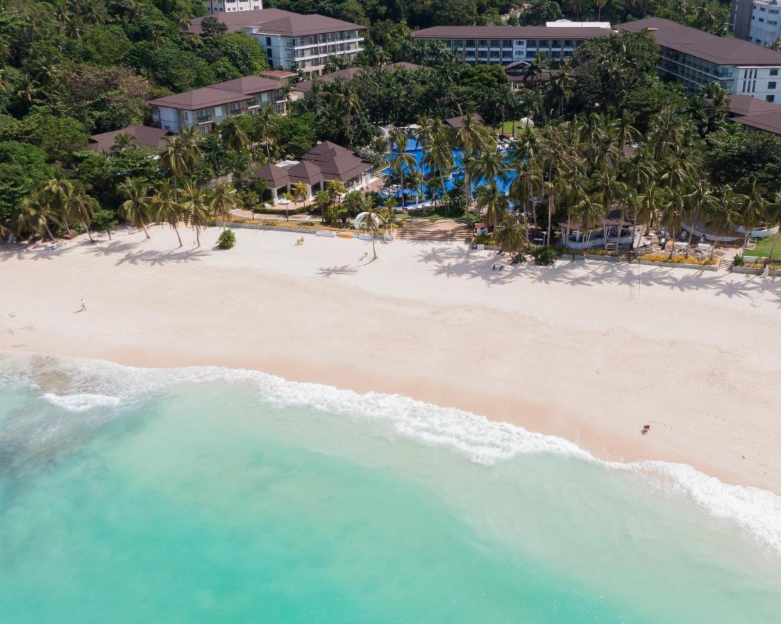 Movenpick Resort & Spa Boracay Yapak Exterior foto Aerial view of the resort
