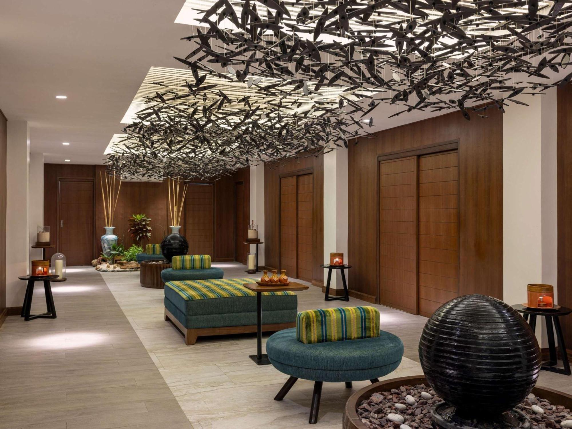 Movenpick Resort & Spa Boracay Yapak Exterior foto The lobby of the hotel