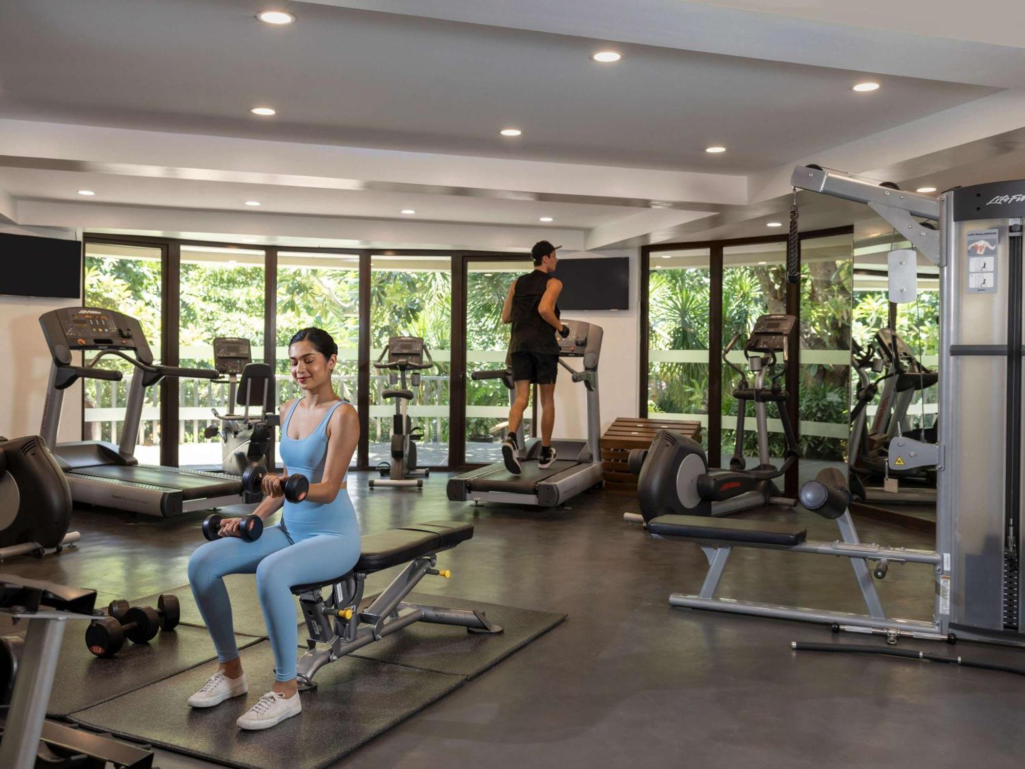 Movenpick Resort & Spa Boracay Yapak Exterior foto The gym at the hotel