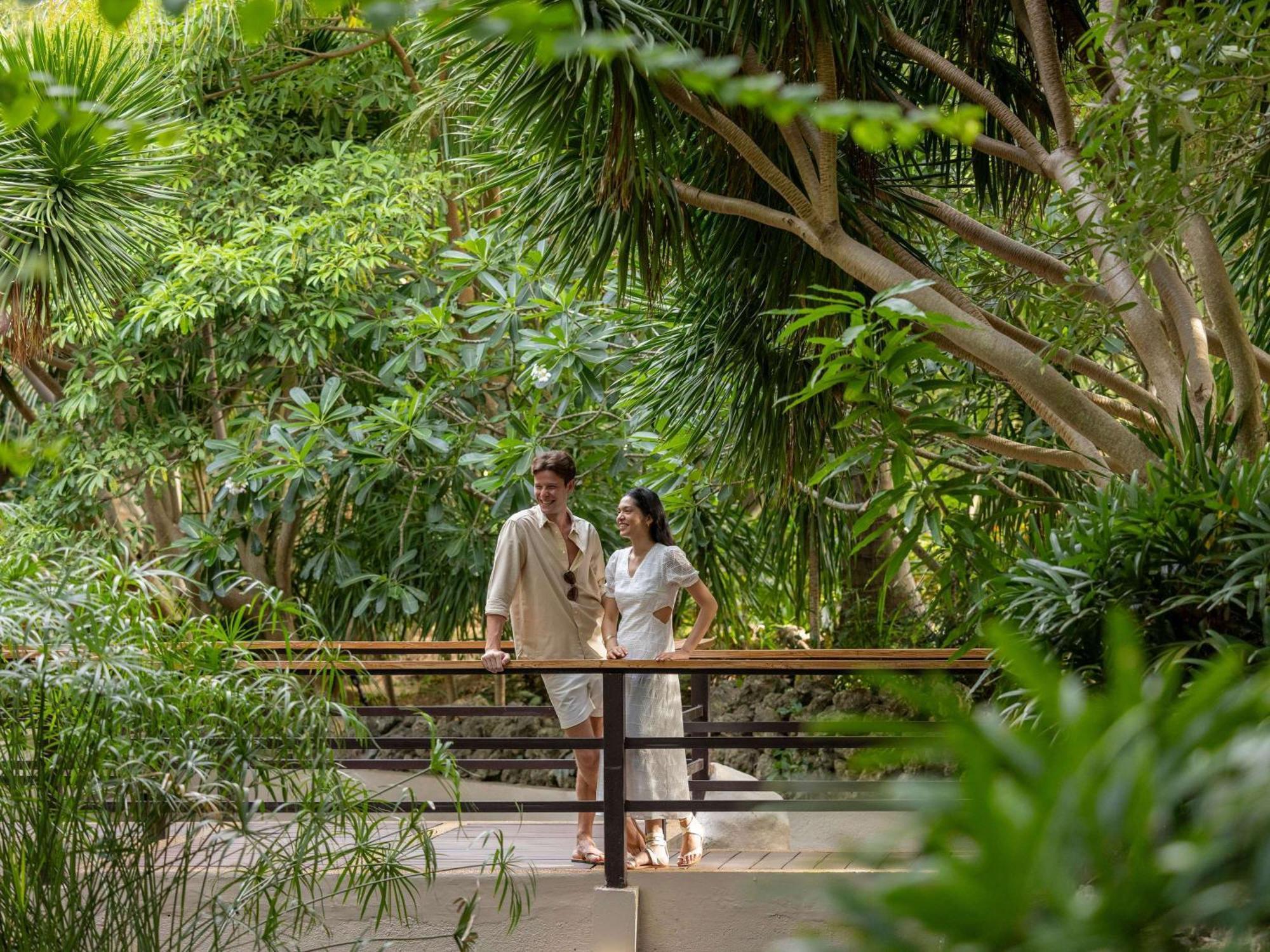 Movenpick Resort & Spa Boracay Yapak Exterior foto The Banyan Tree Spa at Banyan Tree Phuket